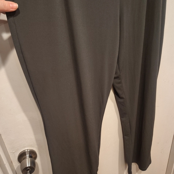 Susan Graver Everyday Gray Straight Leg Liquid Knit Pull-On Pants Sz XLP Travel - Picture 4 of 6
